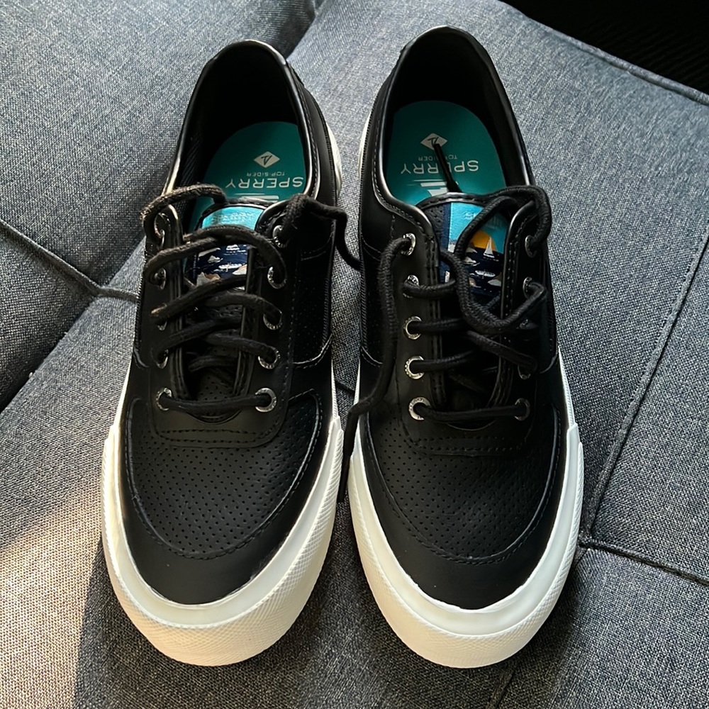 NWT Cool Black Sperry sneakers Size 9.5 US
